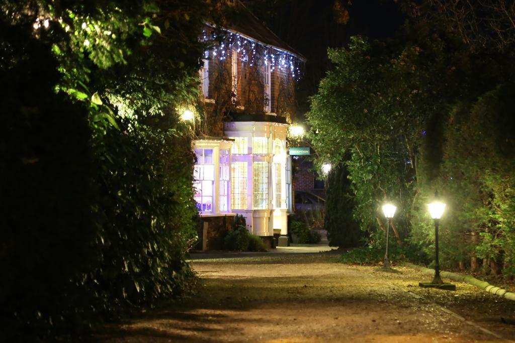 Marsh Farm Hotel Свіндон Екстер'єр фото