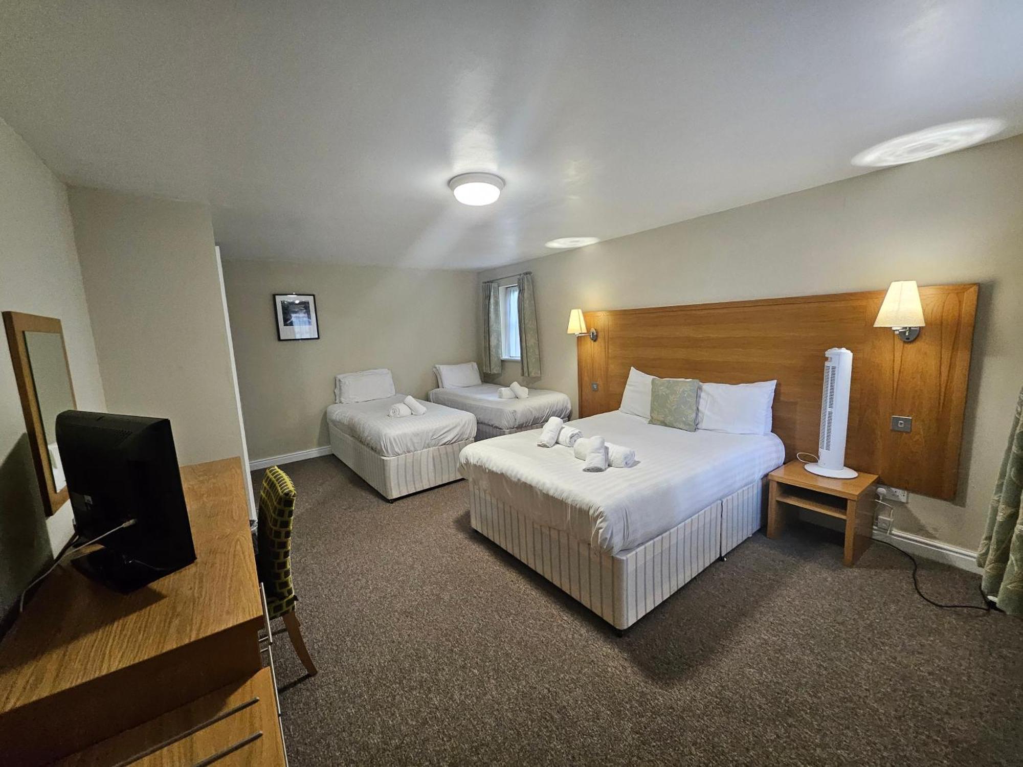 Marsh Farm Hotel Свіндон Екстер'єр фото